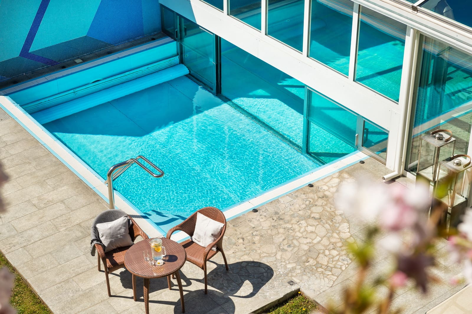 Frei und Hallenbad und Sauna