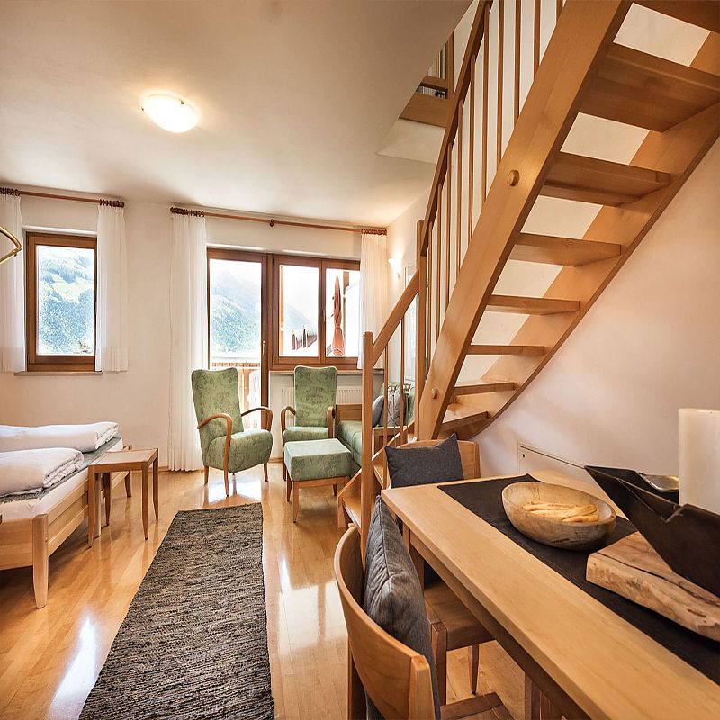 Wohnbereich mit Treppe